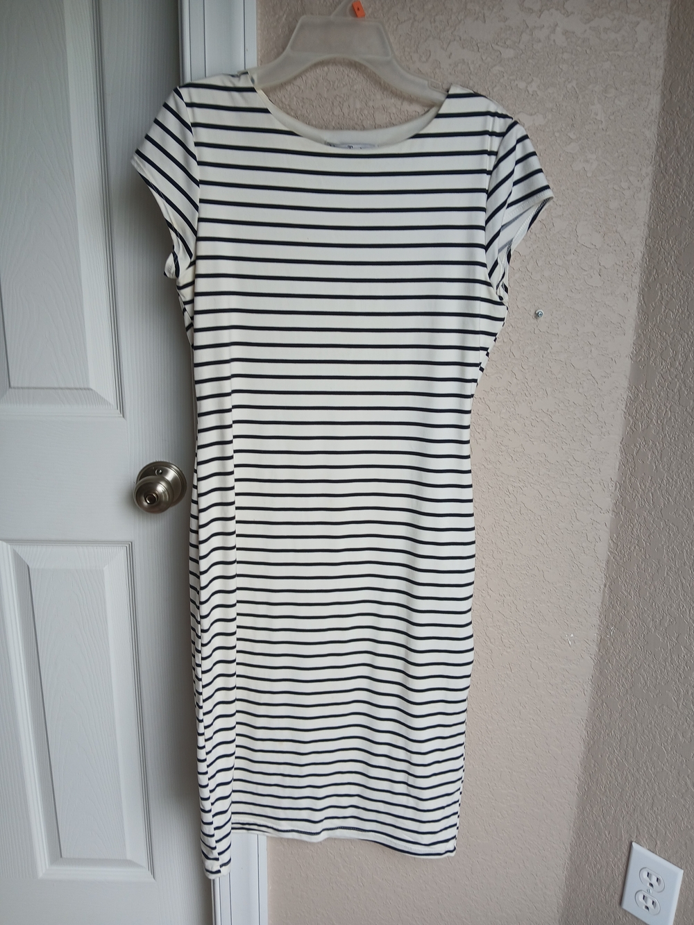 Striped Short-Sleeve Midi Dress - Black & White